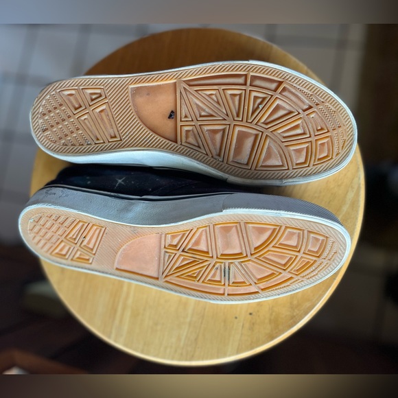 Among Us hand painted slip-on shoes size 7 - Picture 6 of 6